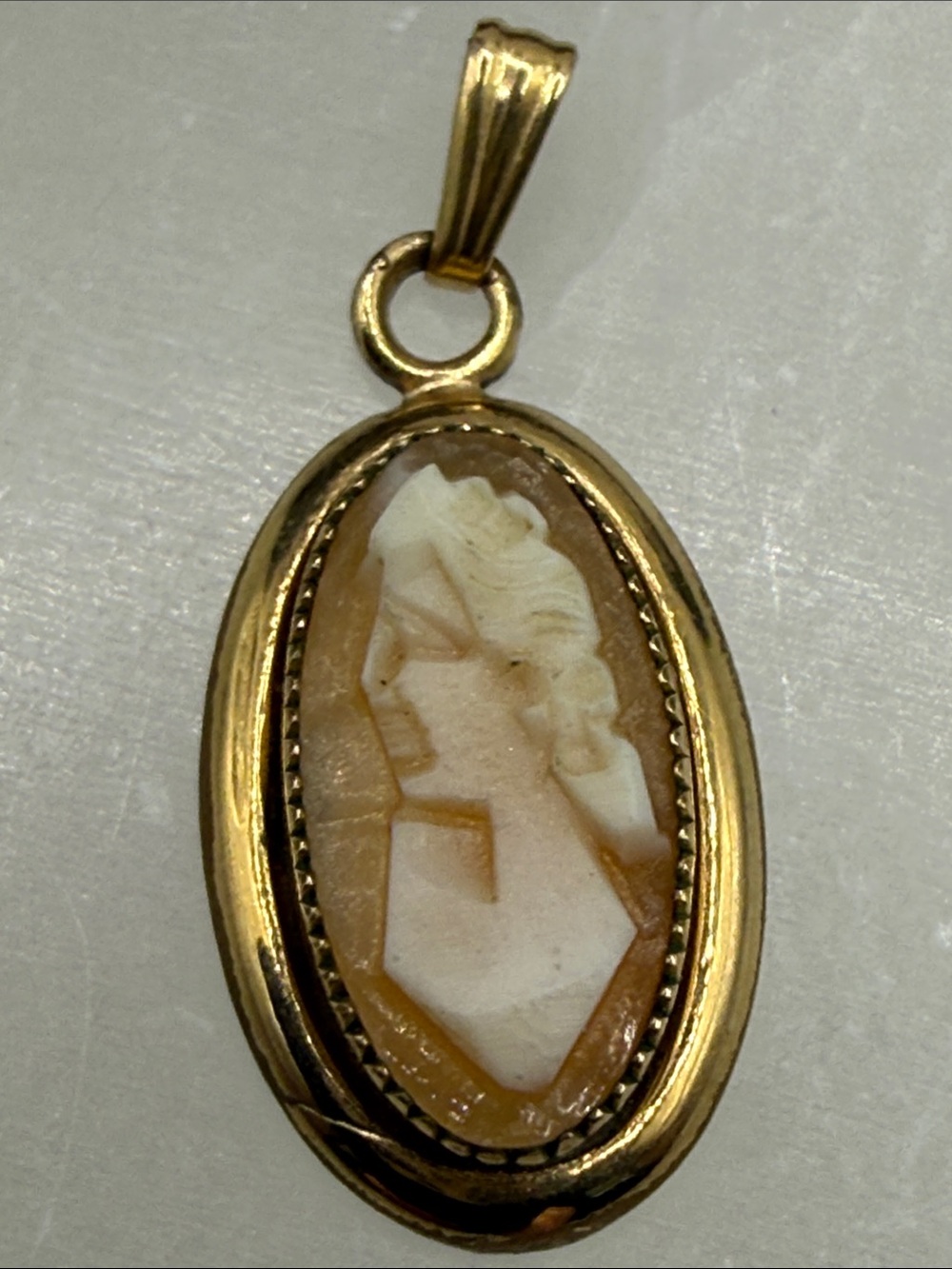 Vintage Gold plated Cameo dainty left facing charm pendant